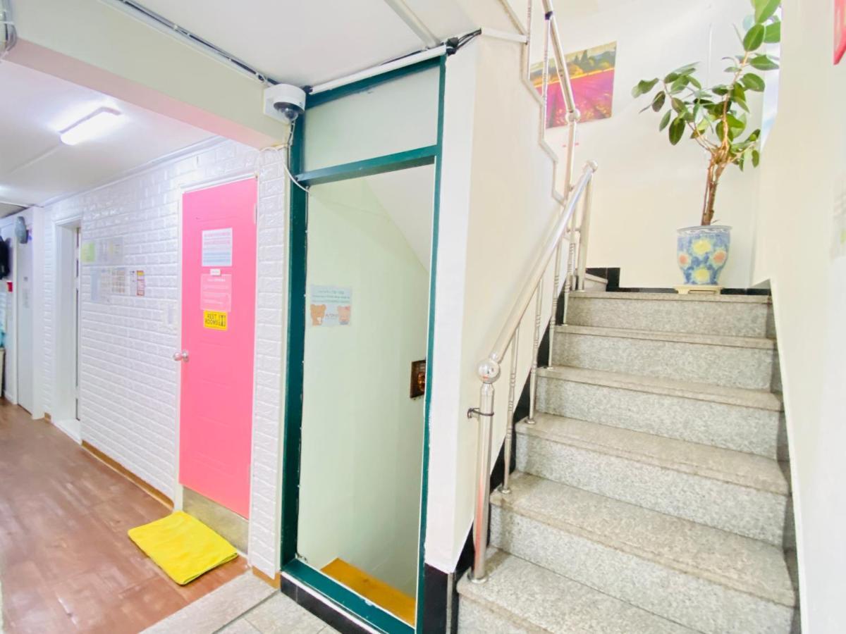 Aroha Guesthouse Seoul Station Seoul